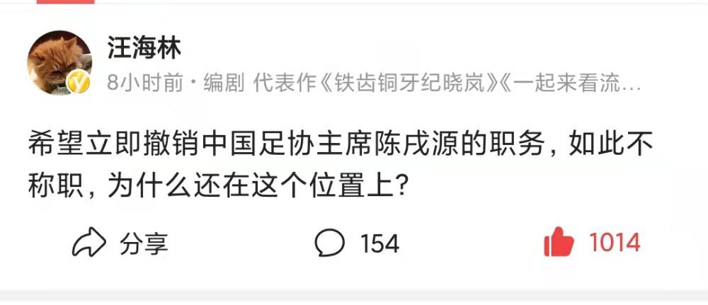 因为追查连环命案，猫女与蝙蝠侠相遇，两个角色之间不仅迸发出微妙情愫，更有着深刻的联系